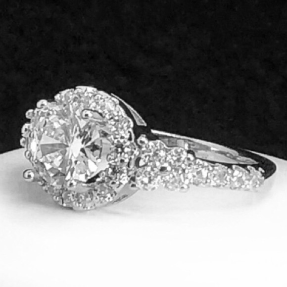 Wonderful Wedding Ring - Picture 1 of 7